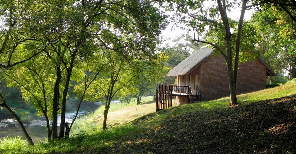Kwambali Riverside Lodge Hazyview Habitación foto